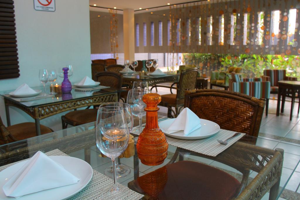 Bahamas Suite Hotel กัมโปกรันเด ภายนอก รูปภาพ
