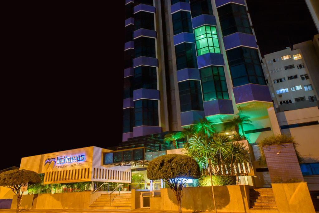 Bahamas Suite Hotel กัมโปกรันเด ภายนอก รูปภาพ