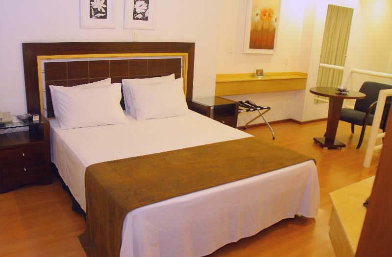 Bahamas Suite Hotel กัมโปกรันเด ภายนอก รูปภาพ