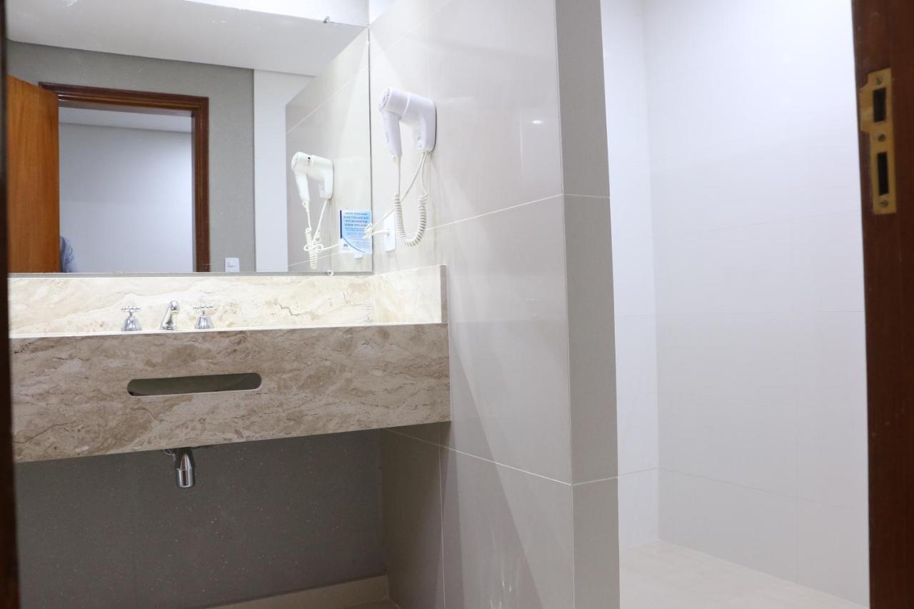 Bahamas Suite Hotel กัมโปกรันเด ภายนอก รูปภาพ